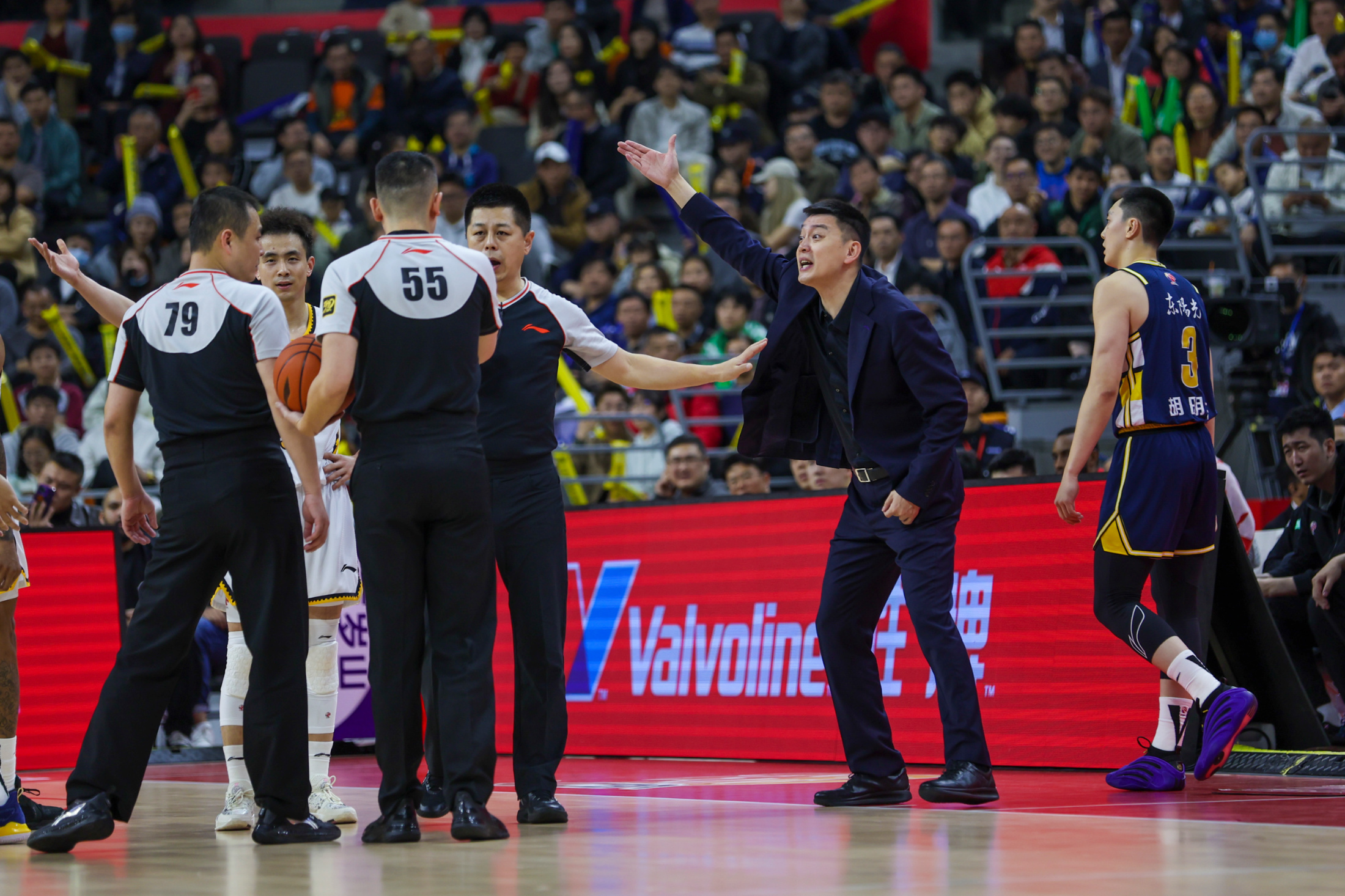 重磅！广厦男篮今晨更衣室发声转会期巴塞罗那完成体检，哈兰德与30激战湖人分钟的简单介绍-中欧体育app